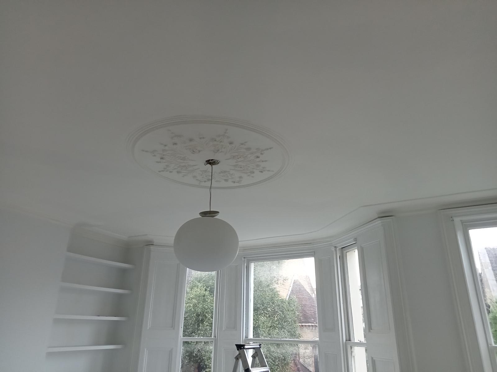 spray painting Elephant & Castle, SE17